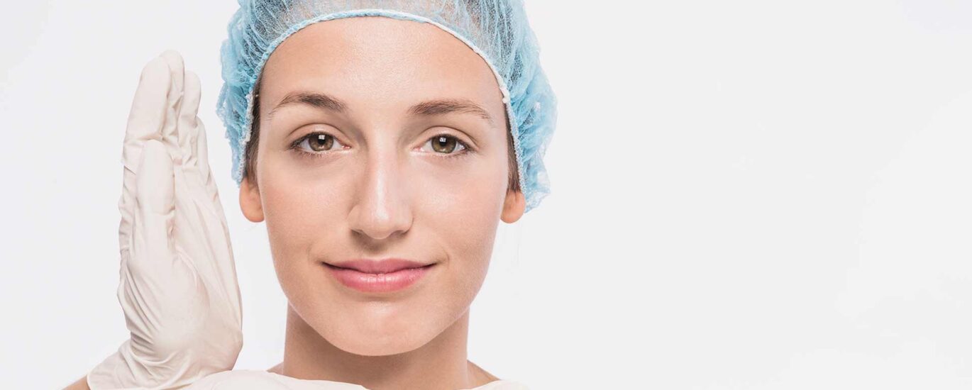 La recuperación después de someterse a una cirugía plástica es una parte crucial del proceso y juega un papel fundamental en los resultados finales. Cada procedimiento de cirugía plástica tiene su propio tiempo de recuperación y requerimientos específicos...